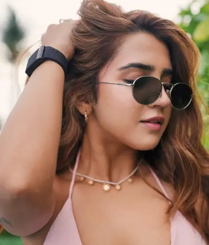 Ankita – Ankita is an elite escort who got associated with us only very recently. She is a gorgeous model with curves that exude with silky and glossy hair as well as a charming personality. Her figure and deep expressive eyes can make any man fall in love.